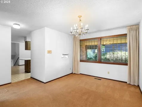 15416 NE Holladay Street Portland OR 97230