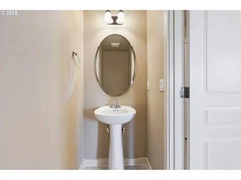 528 SE 204th Place Gresham OR 97030