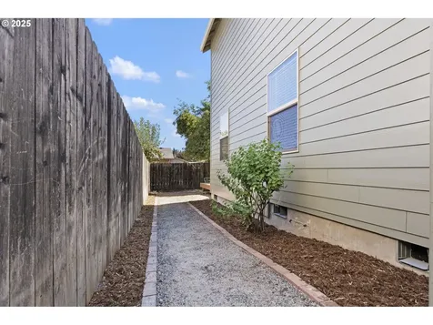528 SE 204th Place Gresham OR 97030