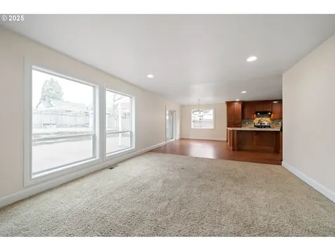13807 SE Gladstone Street Portland OR 97236