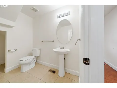 13807 SE Gladstone Street Portland OR 97236