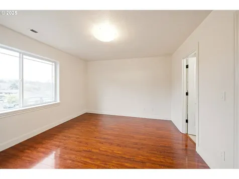 13807 SE Gladstone Street Portland OR 97236
