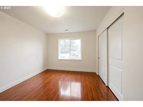 13807 SE Gladstone Street Portland OR 97236