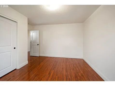 13807 SE Gladstone Street Portland OR 97236