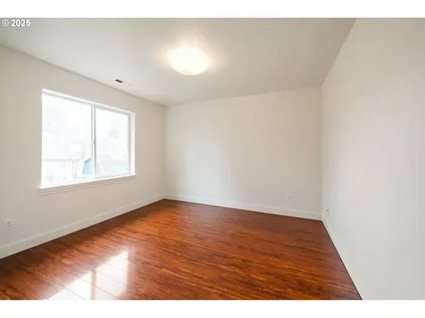 13807 SE Gladstone Street Portland OR 97236