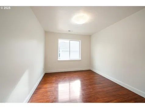 13807 SE Gladstone Street Portland OR 97236