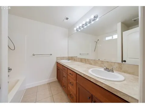 13807 SE Gladstone Street Portland OR 97236