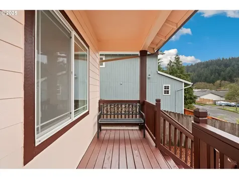 13807 SE Gladstone Street Portland OR 97236