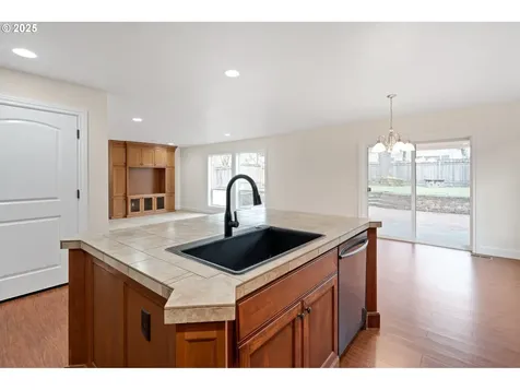 13807 SE Gladstone Street Portland OR 97236