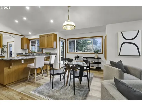 1002 S 69th Street Springfield OR 97478