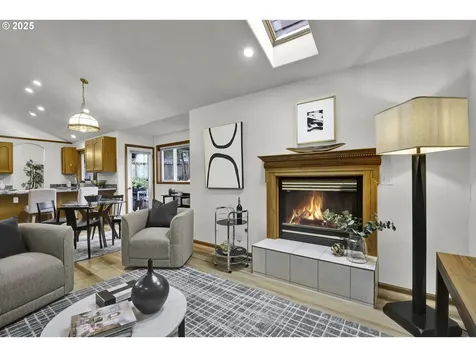1002 S 69th Street Springfield OR 97478
