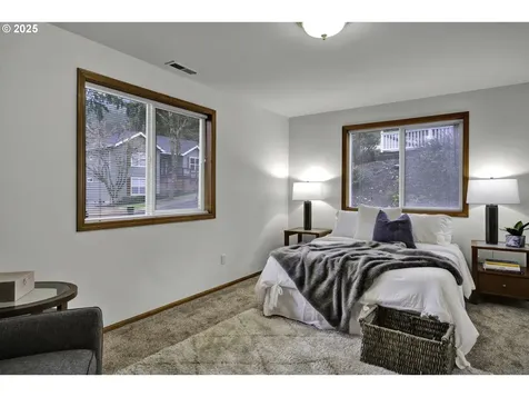 1002 S 69th Street Springfield OR 97478
