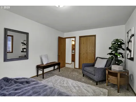 1002 S 69th Street Springfield OR 97478