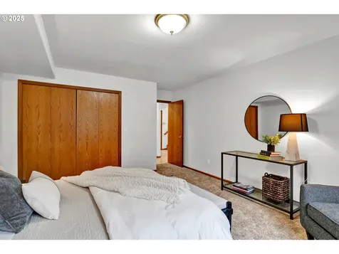 1002 S 69th Street Springfield OR 97478