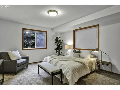 1002 S 69th Street Springfield OR 97478