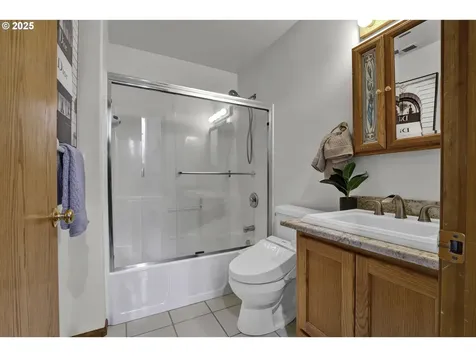 1002 S 69th Street Springfield OR 97478