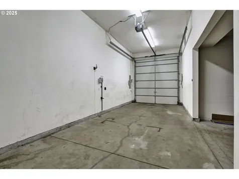1002 S 69th Street Springfield OR 97478