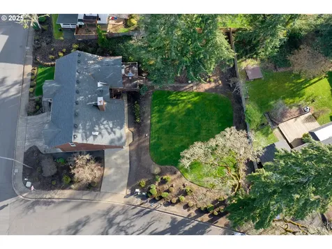 1002 S 69th Street Springfield OR 97478