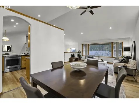 1002 S 69th Street Springfield OR 97478