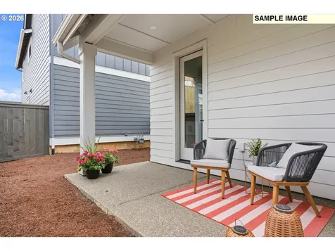 1307 E Luna Street Newberg OR 97132