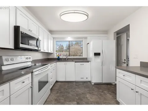 6368 SE Pine Creek Way Milwaukie OR 97267