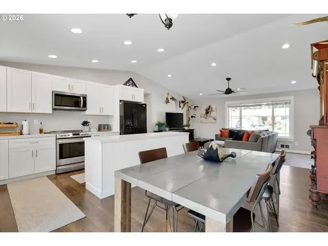 1144 N Pine Street Canby OR 97013