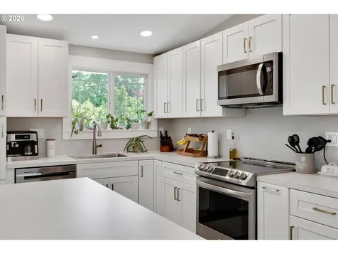 1144 N Pine Street Canby OR 97013