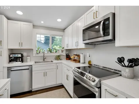 1144 N Pine Street Canby OR 97013