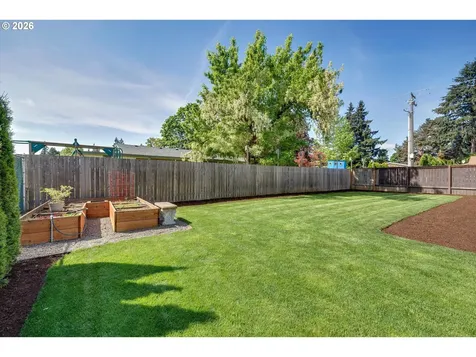 1144 N Pine Street Canby OR 97013