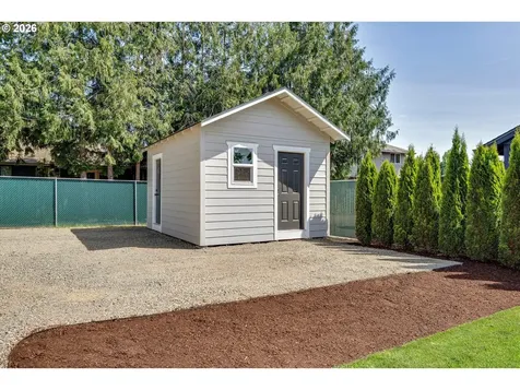 1144 N Pine Street Canby OR 97013