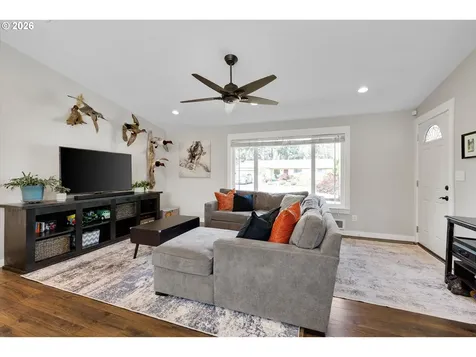 1144 N Pine Street Canby OR 97013