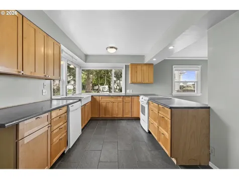 2412 E 6th Street Vancouver WA 98661