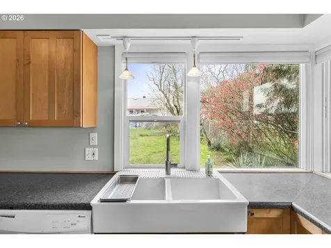 2412 E 6th Street Vancouver WA 98661