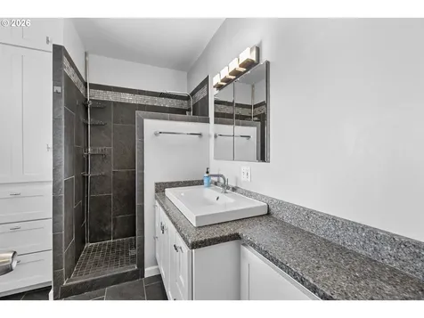 2412 E 6th Street Vancouver WA 98661