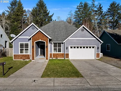 1055 Nautical Drive Hammond OR 97121
