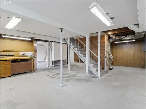 1806 SE 55th Avenue Portland OR 97215