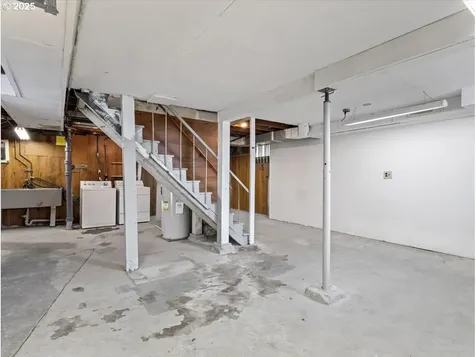 1806 SE 55th Avenue Portland OR 97215