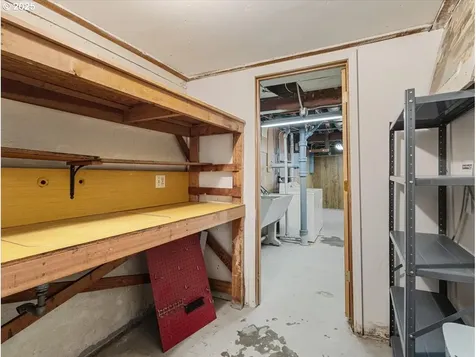 1806 SE 55th Avenue Portland OR 97215