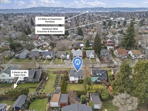 1806 SE 55th Avenue Portland OR 97215