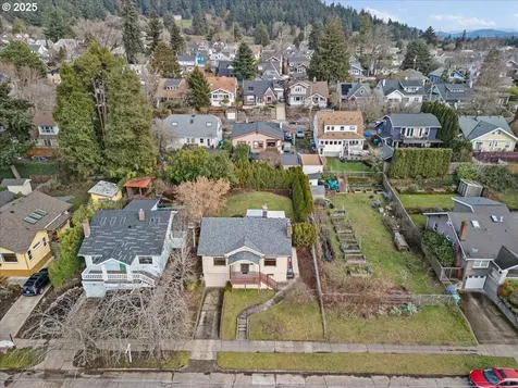 1806 SE 55th Avenue Portland OR 97215