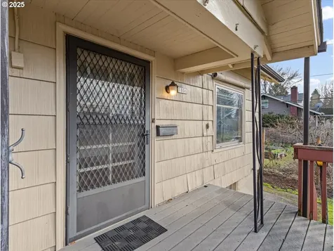 1806 SE 55th Avenue Portland OR 97215