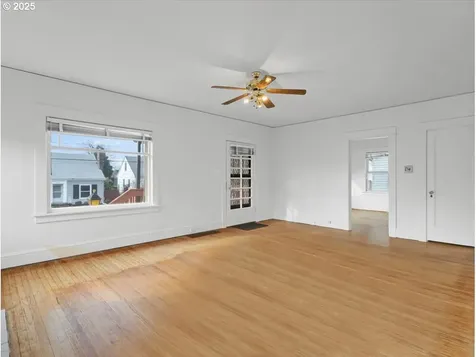 1806 SE 55th Avenue Portland OR 97215