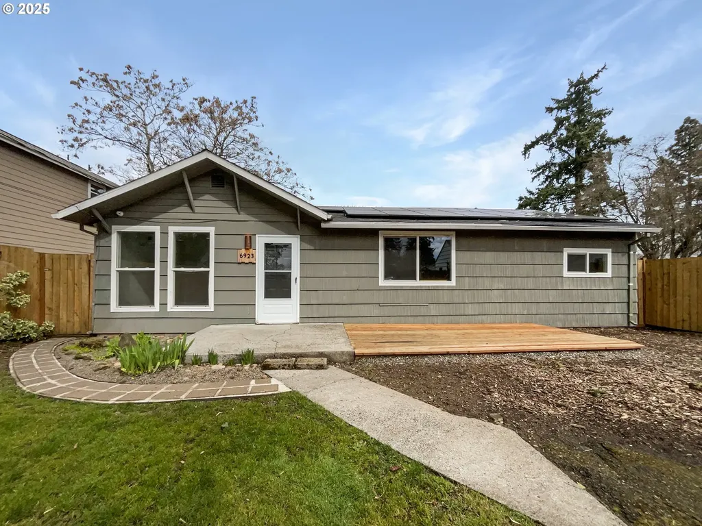 6923 SE Nehalem Street Portland OR 97206