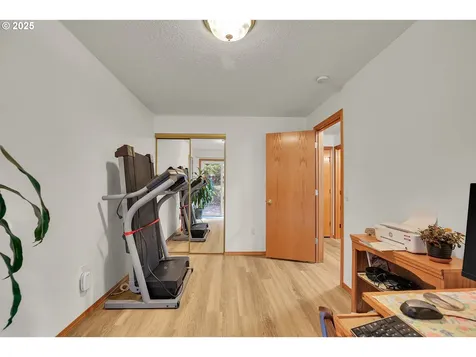 10724 SE Clinton Street Portland OR 97266