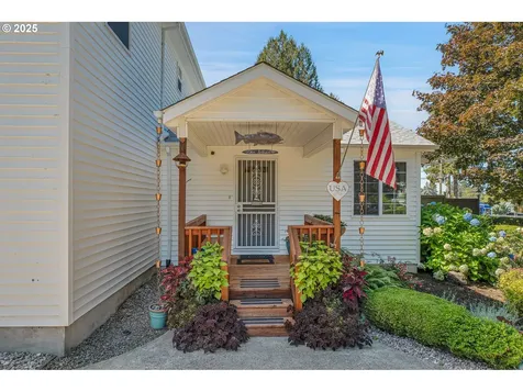 10724 SE Clinton Street Portland OR 97266