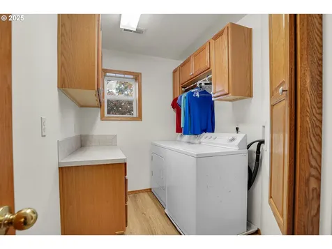 10724 SE Clinton Street Portland OR 97266