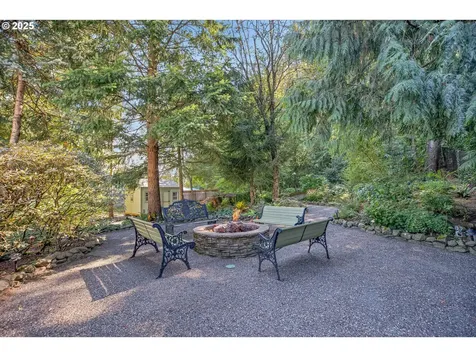 10724 SE Clinton Street Portland OR 97266
