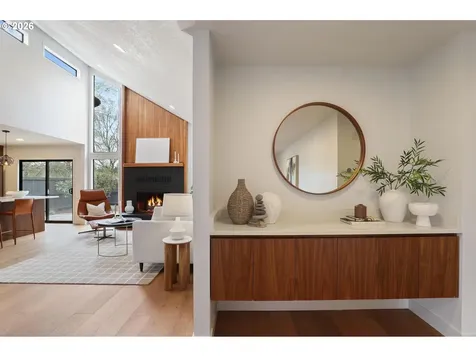 7104 SW Chapel Lane Portland OR 97223