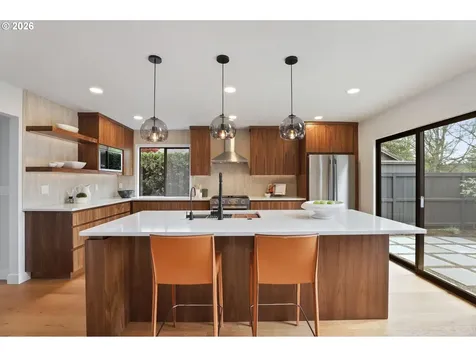 7104 SW Chapel Lane Portland OR 97223