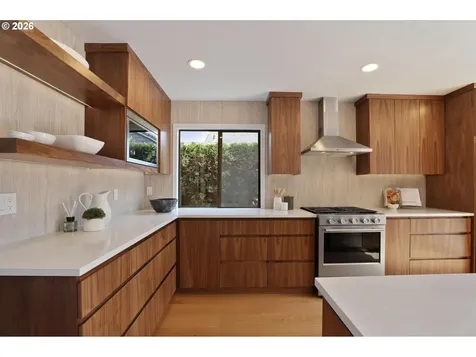 7104 SW Chapel Lane Portland OR 97223